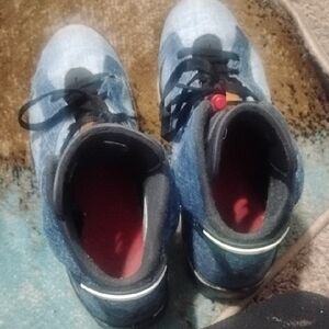 Jordan Blue and Black Sneakers Sporty Low-Top Design